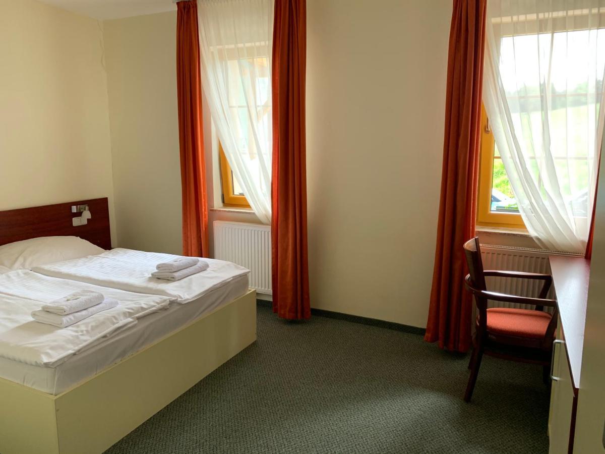 Aparthotel Ochsendorf Horni Blatna Exterior foto