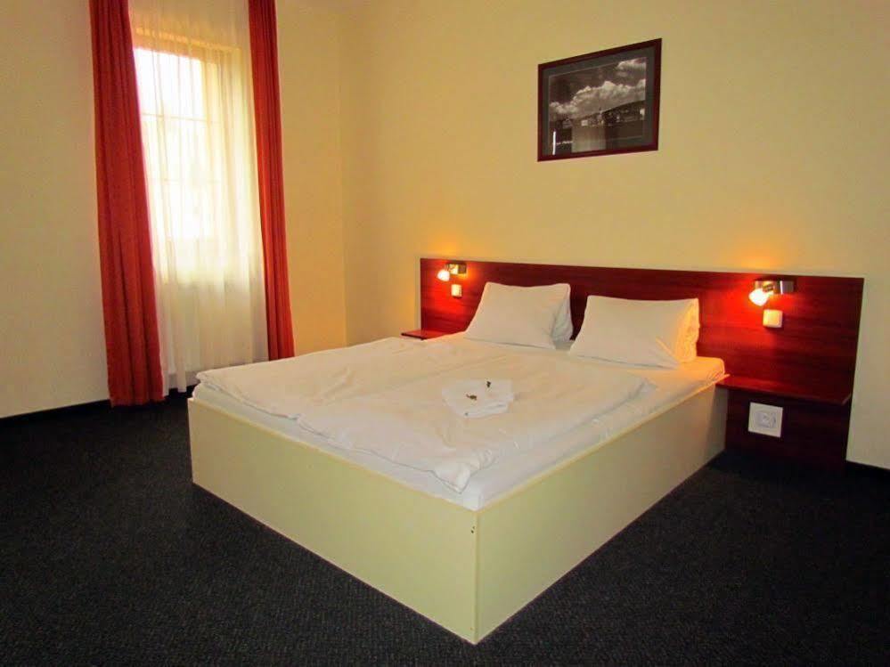 Aparthotel Ochsendorf Horni Blatna Exterior foto
